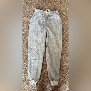Lululemon joggers, like new size 6
